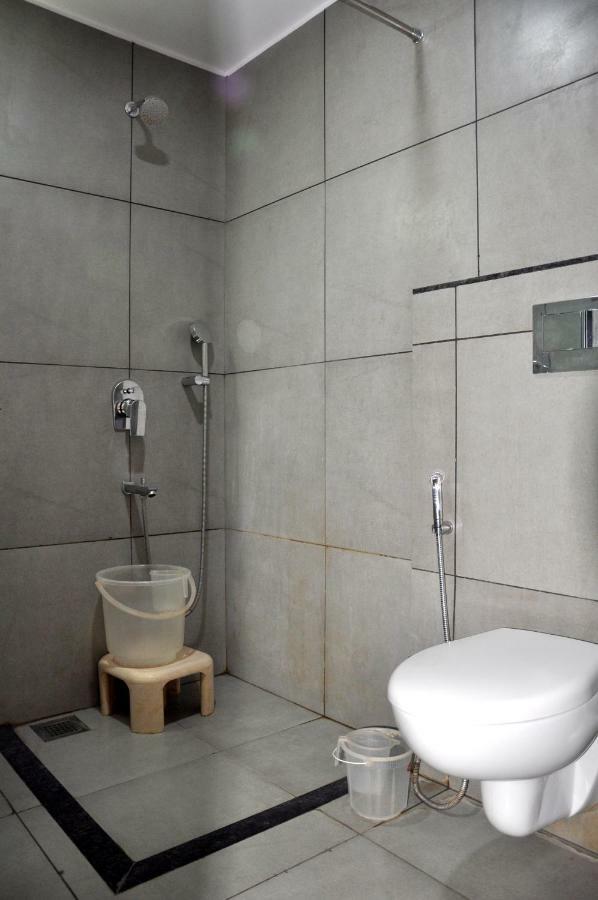 Hotel Tourist, Колхапур Екстериор снимка